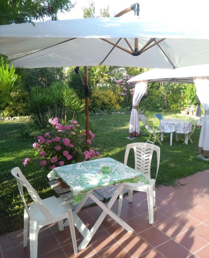 B&B Il Lupo E La Quercia Кастелнуово Магра Екстериор снимка