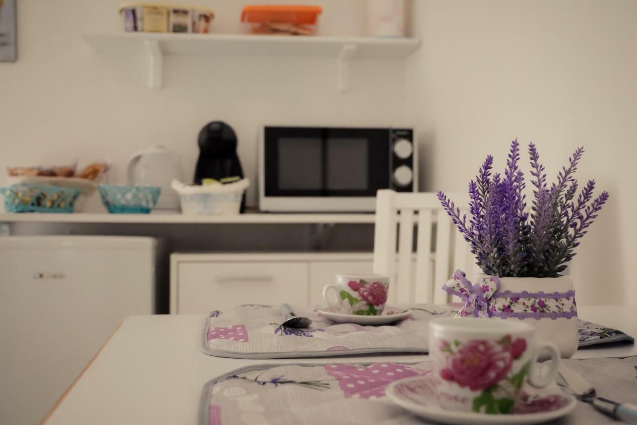 B&B Il Lupo E La Quercia Кастелнуово Магра Екстериор снимка