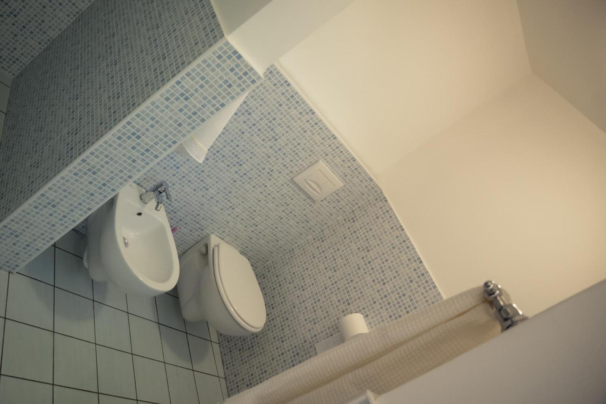 B&B Il Lupo E La Quercia Кастелнуово Магра Екстериор снимка